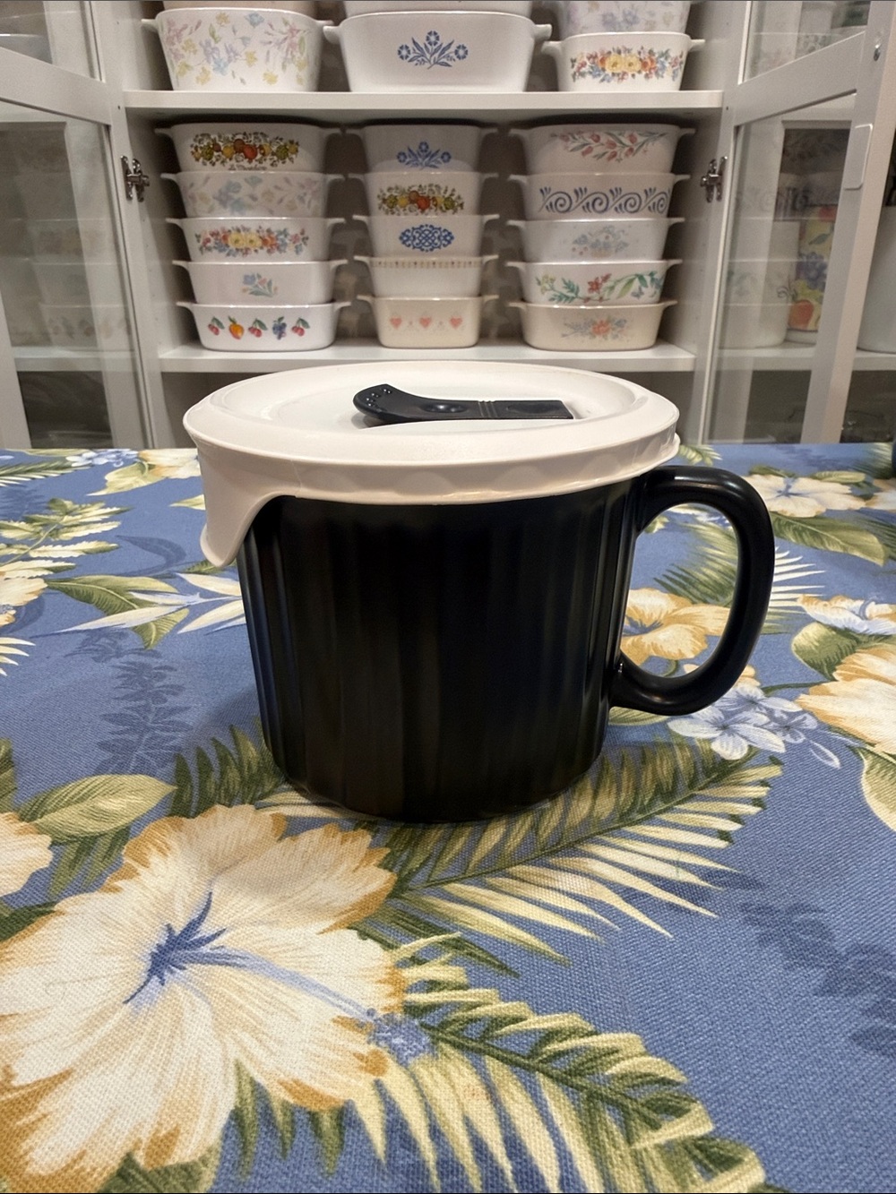 Corningware Black Travel Mug with Lid
